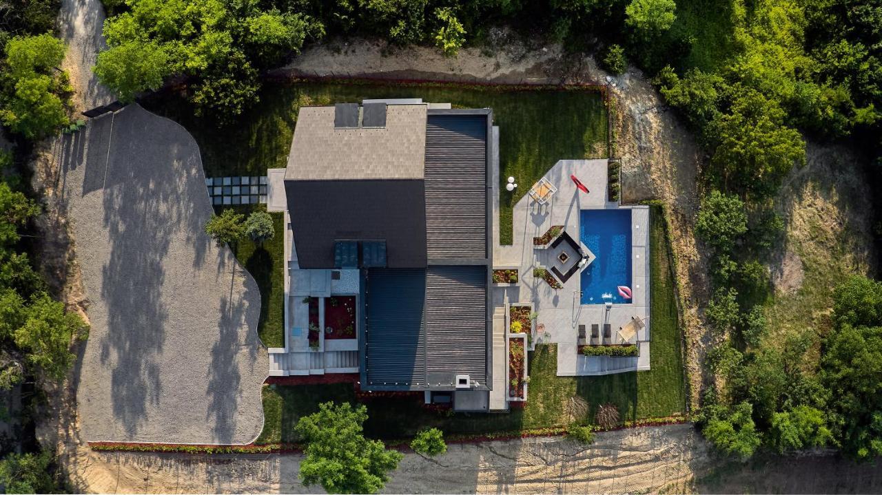 Riverside Pool Villa-Sremski Karlovci Buitenkant foto
